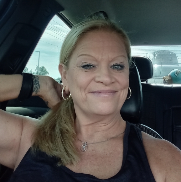 Meet your Posher, Tina - Picture 3 of 3